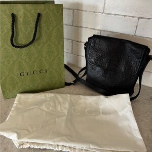 Gucci Black Textured Leather Handbag Authentic Crossbody. 10 by 9 measures
